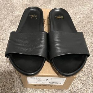 Beek Sandals Gallito Size 9